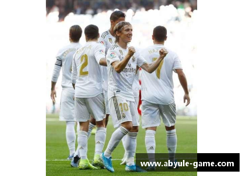 莫德里奇绝杀！皇马主场2-1逆转曼联，豪取欧冠三连胜